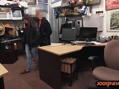 Im Büro das heiße Luder gefickt