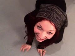 JessiCat bekommt Samendusche nach Kehlenfick