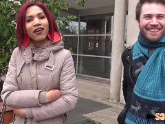Haarige Ebony liebt Arschficken